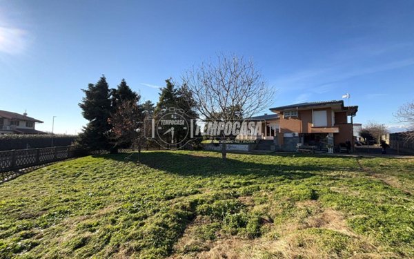 casa indipendente in vendita a Caluso