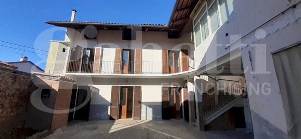 casa indipendente in vendita a Caluso