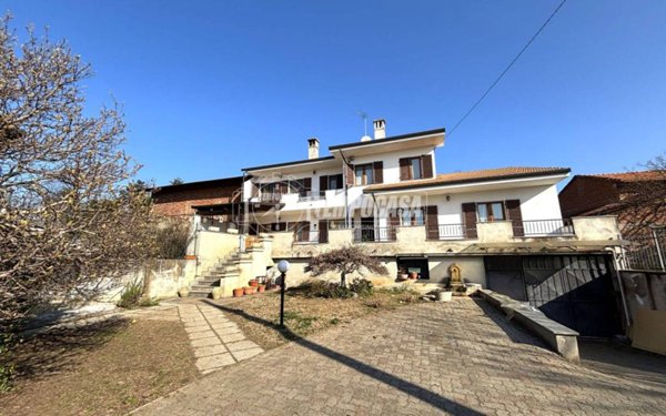 casa indipendente in vendita a Caluso