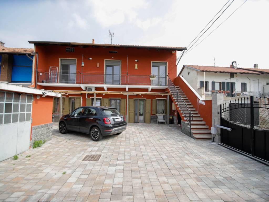 casa indipendente in vendita a Caluso in zona Arè