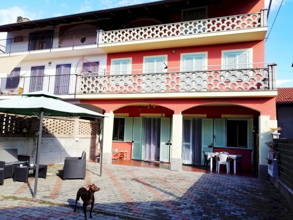 casa indipendente in vendita a Caluso in zona Vallo