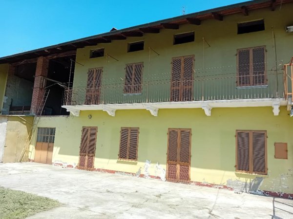 casa indipendente in vendita a Caluso in zona Arè