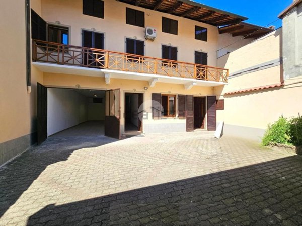 casa indipendente in vendita a Caluso