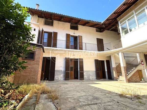 casa indipendente in vendita a Caluso