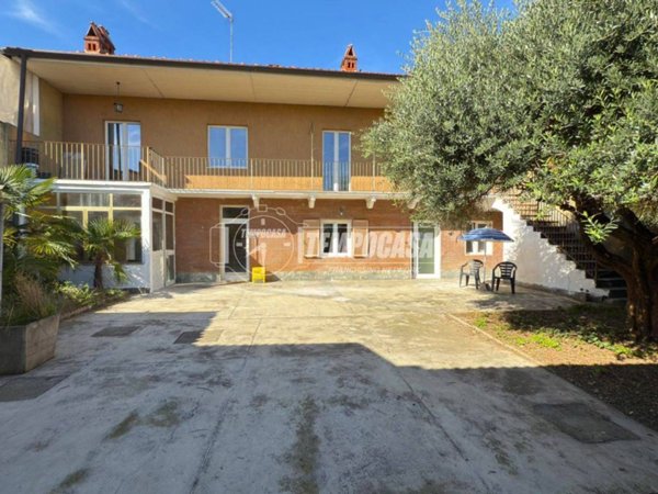 casa indipendente in vendita a Caluso in zona Arè