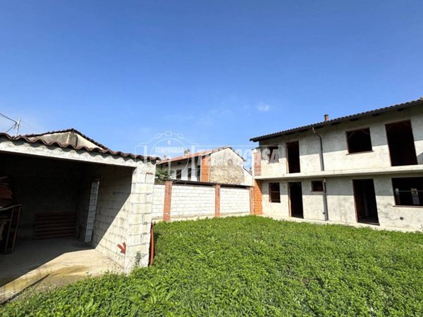 casa indipendente in vendita a Caluso