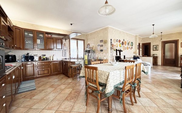 casa indipendente in vendita a Caluso