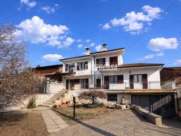 casa indipendente in vendita a Caluso