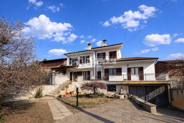 casa indipendente in vendita a Caluso