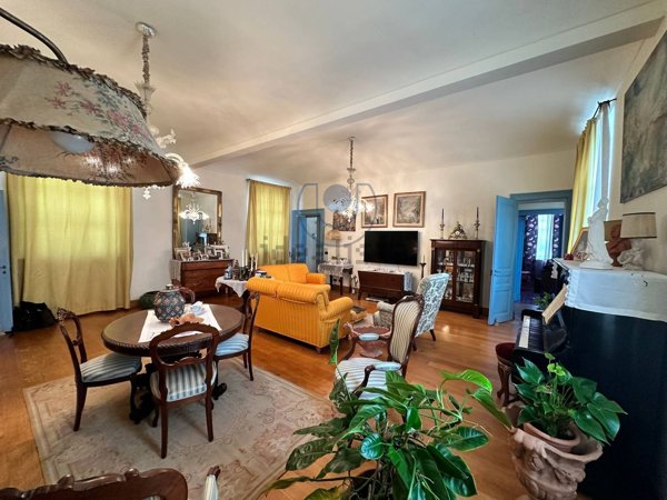 casa indipendente in vendita a Caluso