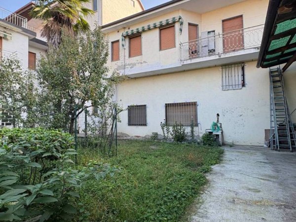 casa semindipendente in vendita a Caluso in zona Arè