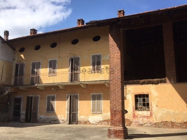 appartamento in vendita a Caluso in zona Vallo