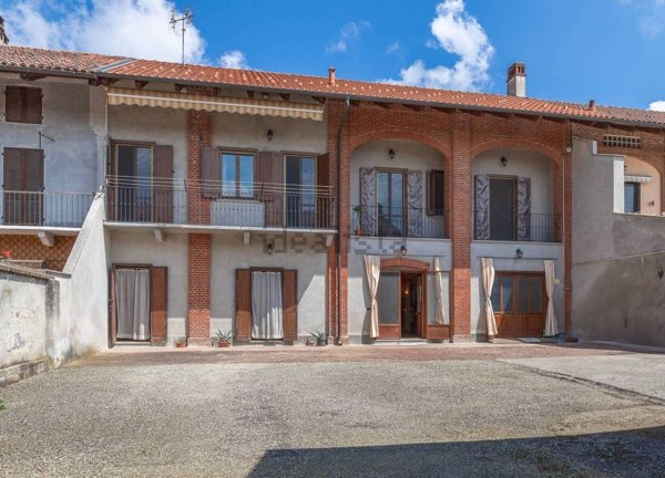 casa indipendente in vendita a Caluso