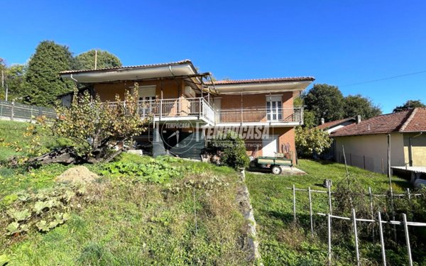 casa indipendente in vendita a Caluso