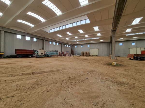 capannone in vendita a Caluso