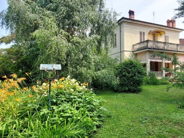 casa indipendente in vendita a Caluso