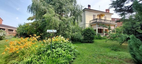 casa indipendente in vendita a Caluso