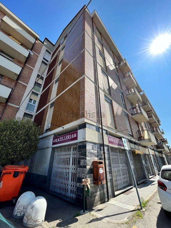 locale commerciale in vendita a Caluso