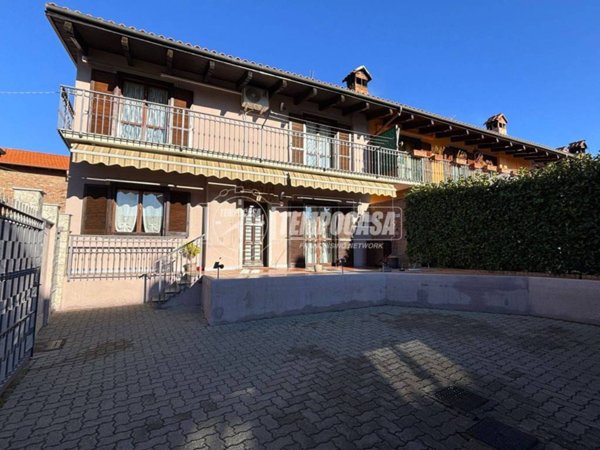 casa indipendente in vendita a Caluso in zona Vallo