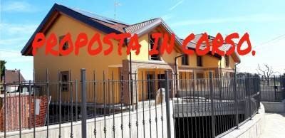 casa indipendente in vendita a Caluso
