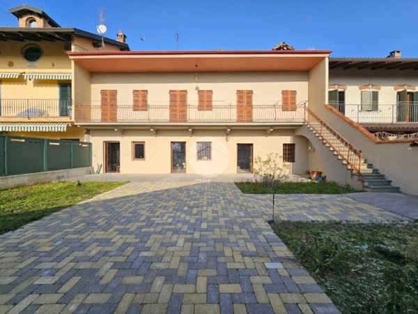 casa indipendente in vendita a Caluso in zona Vallo