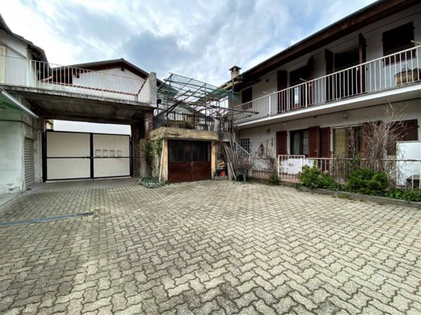 casa indipendente in vendita a Caluso