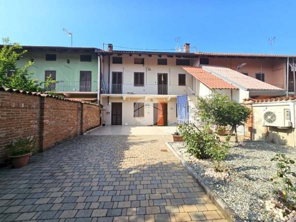casa indipendente in vendita a Caluso in zona Vallo