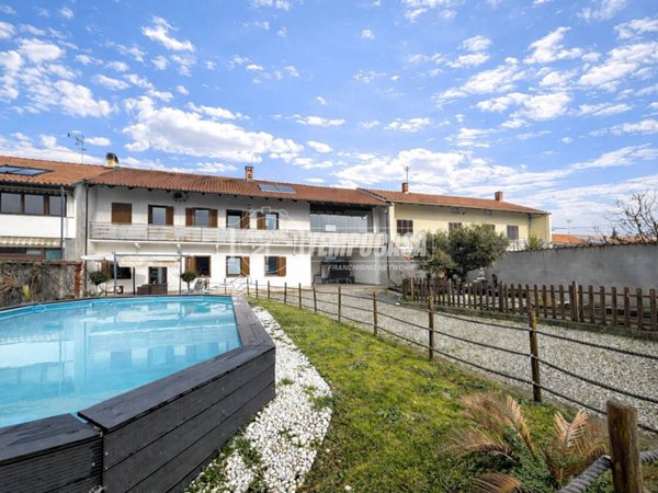 casa indipendente in vendita a Caluso in zona Arè