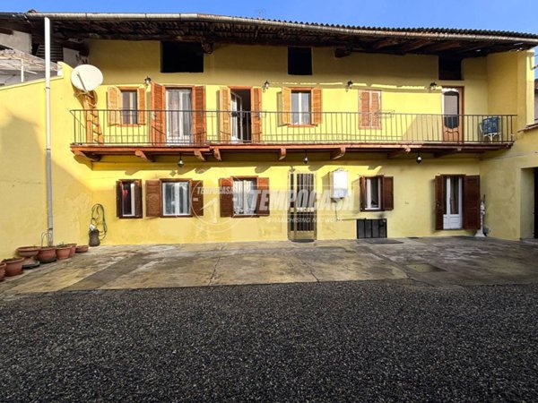 casa indipendente in vendita a Caluso