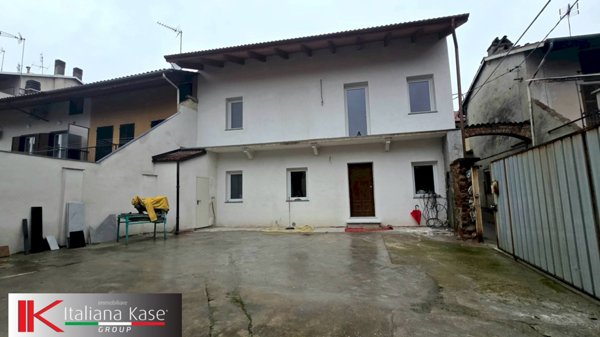 casa indipendente in vendita a Caluso