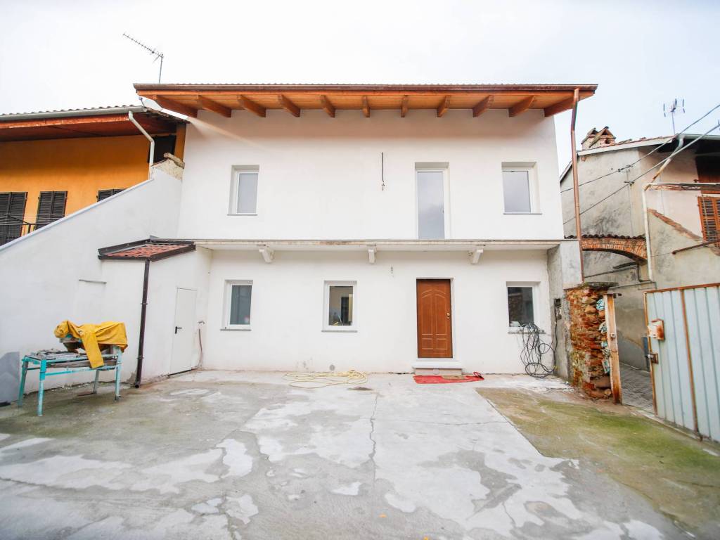 casa indipendente in vendita a Caluso