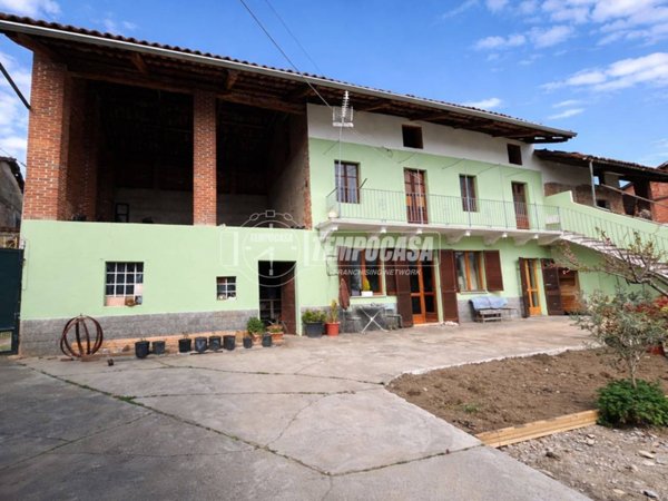 casa indipendente in vendita a Caluso in zona Vallo