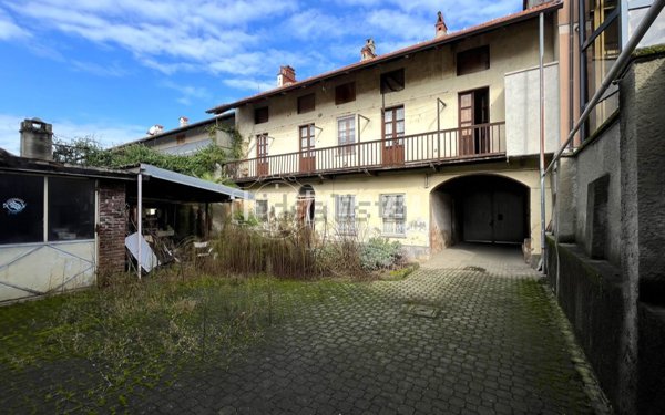 casa indipendente in vendita a Caluso