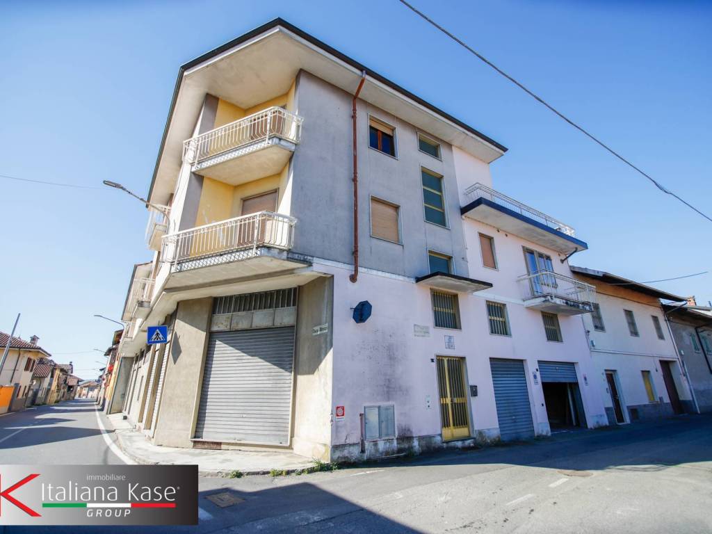 intera palazzina in vendita a Caluso in zona Arè