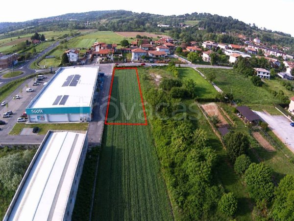 locale di sgombero in vendita a Caluso