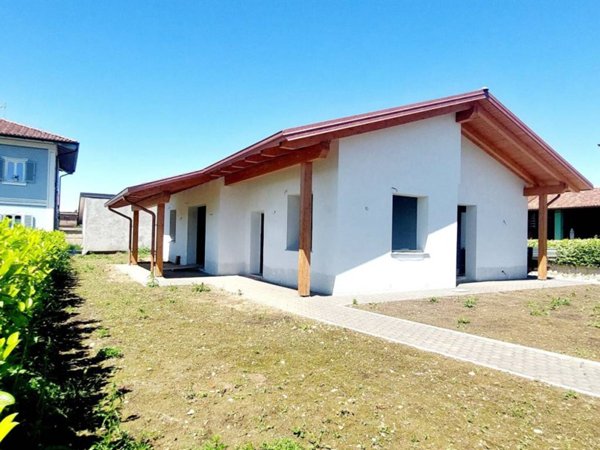 casa indipendente in vendita a Caluso