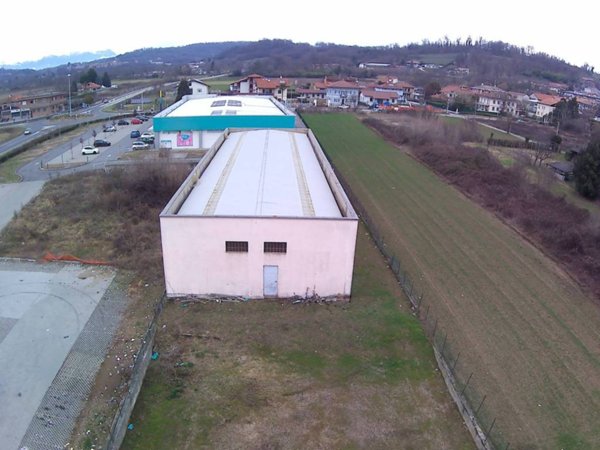 locale commerciale in vendita a Caluso