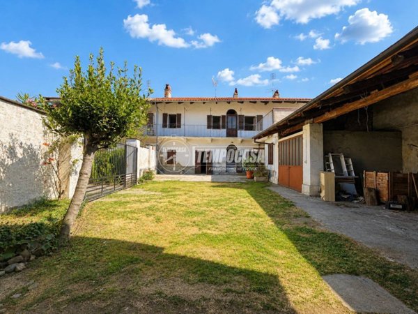 casa indipendente in vendita a Caluso