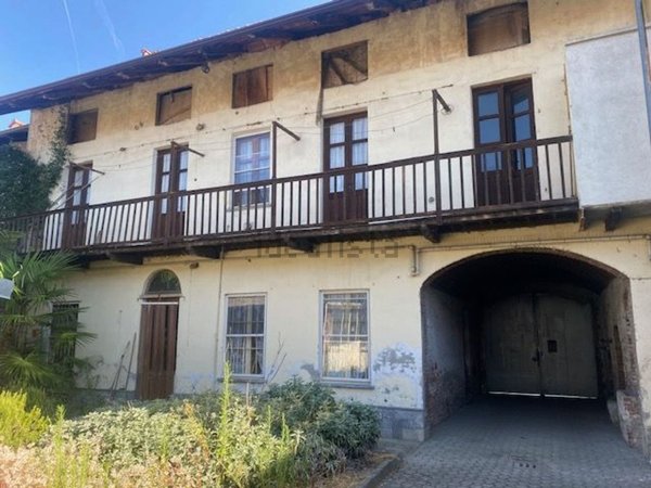 casa indipendente in vendita a Caluso