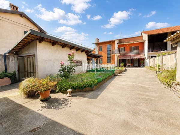 casa indipendente in vendita a Caluso in zona Rodallo