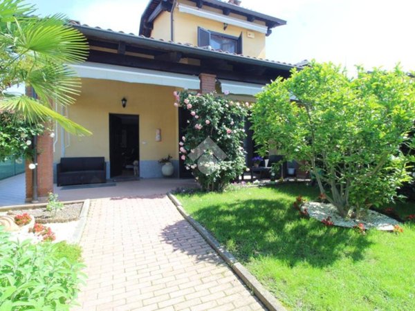 casa indipendente in vendita a Cambiano