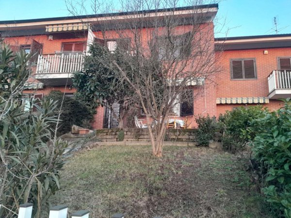casa indipendente in vendita a Cambiano