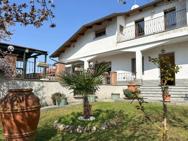 casa indipendente in vendita a Cambiano