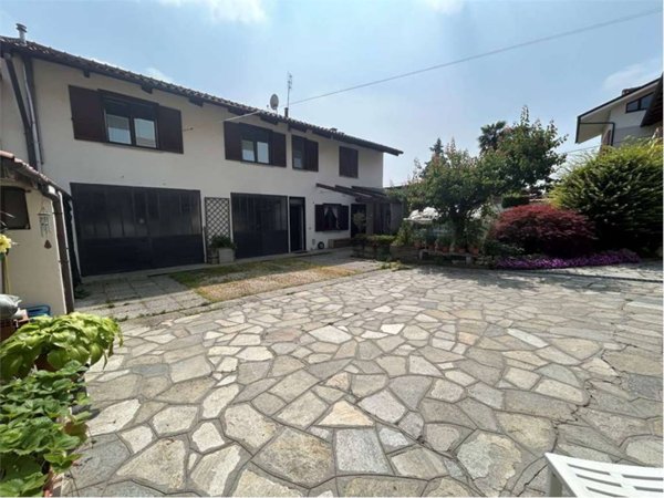 casa indipendente in vendita a Cambiano