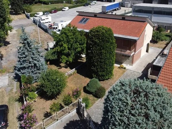 casa indipendente in vendita a Cambiano