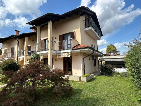 casa indipendente in vendita a Cambiano