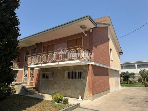 casa indipendente in vendita a Cambiano