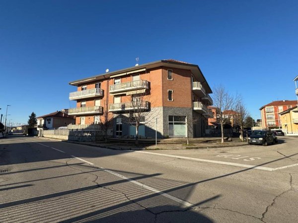 negozio in vendita a Cambiano