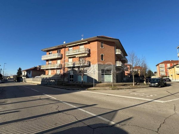 negozio in vendita a Cambiano