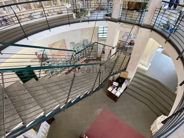 locale di sgombero in vendita a Cambiano